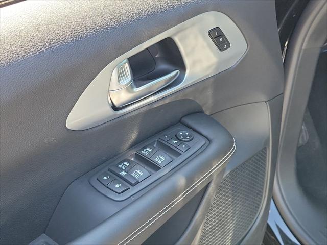 2026 Chrysler Pacifica Limited AWD
