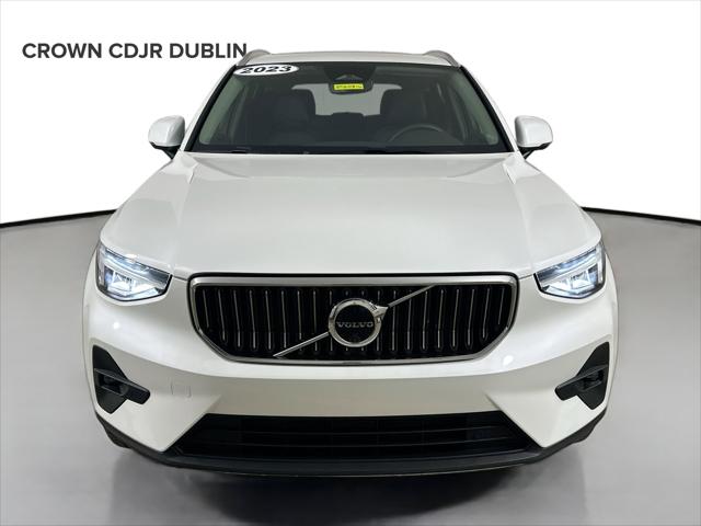 2023 Volvo XC40 B5 Plus Bright Theme