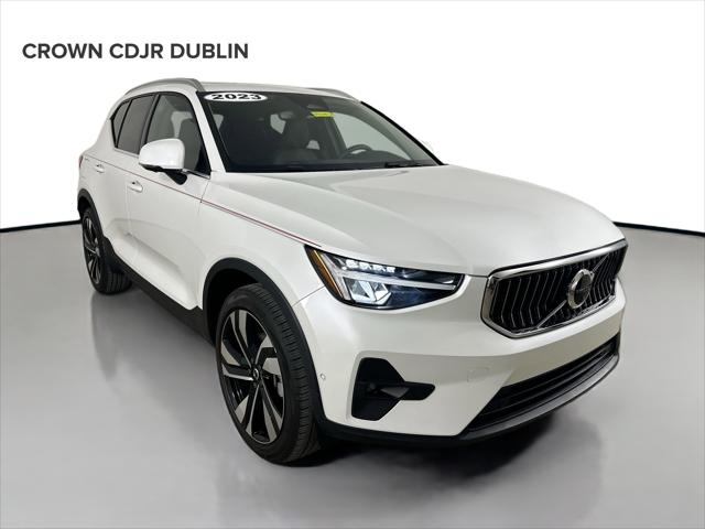 2023 Volvo XC40 B5 Plus Bright Theme