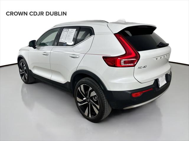2023 Volvo XC40 B5 Plus Bright Theme
