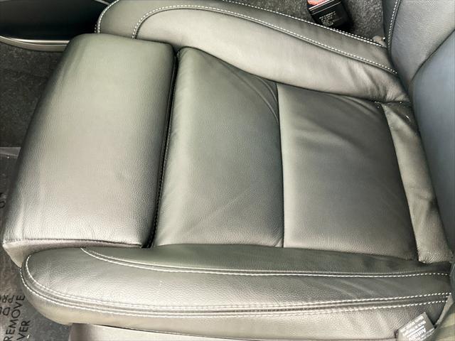 2023 Volvo XC40 B5 Plus Bright Theme