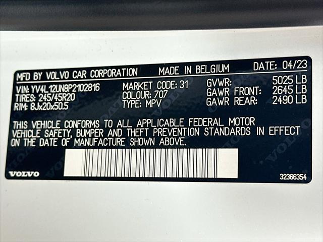 2023 Volvo XC40 B5 Plus Bright Theme