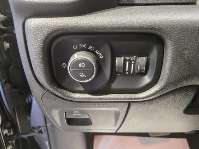 2019 Ram 1500 Big Horn/Lone Star Crew Cab 4x4 5'7" Box
