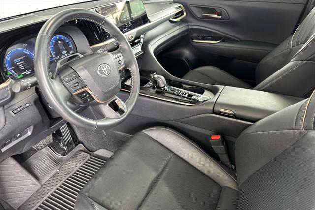 2025 Toyota Crown Platinum
