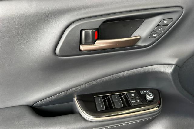 2025 Toyota Crown Platinum