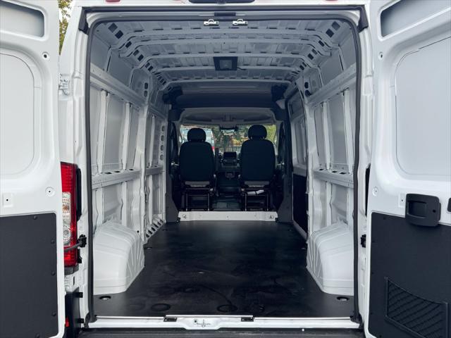 2026 Ram ProMaster Cargo Van SLT High Roof 159 WB