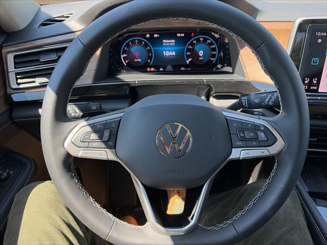 2026 Volkswagen Atlas SE with Technology