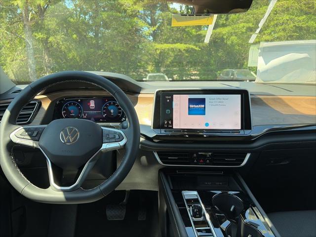 2026 Volkswagen Atlas SE with Technology