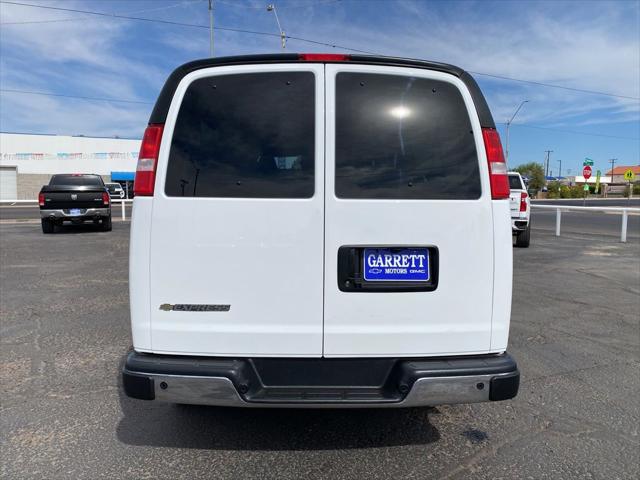 2025 Chevrolet Express Passenger RWD 3500 Extended Wheelbase LT