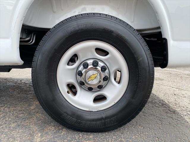 2025 Chevrolet Express Passenger RWD 3500 Extended Wheelbase LT