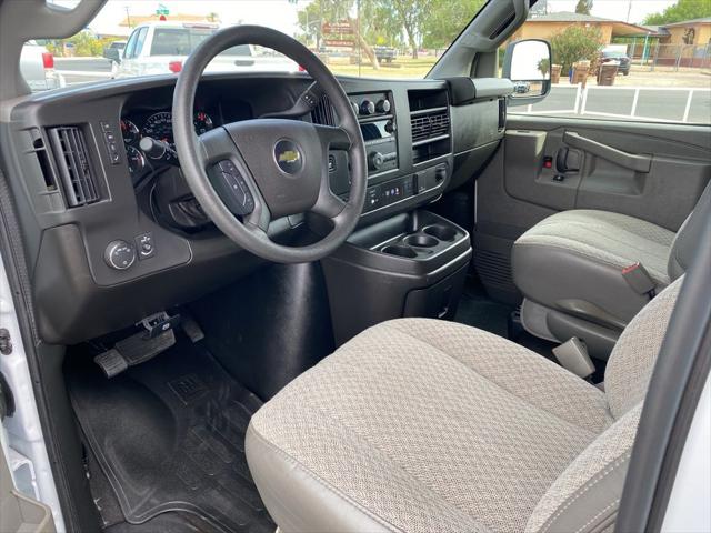 2025 Chevrolet Express Passenger RWD 3500 Extended Wheelbase LT