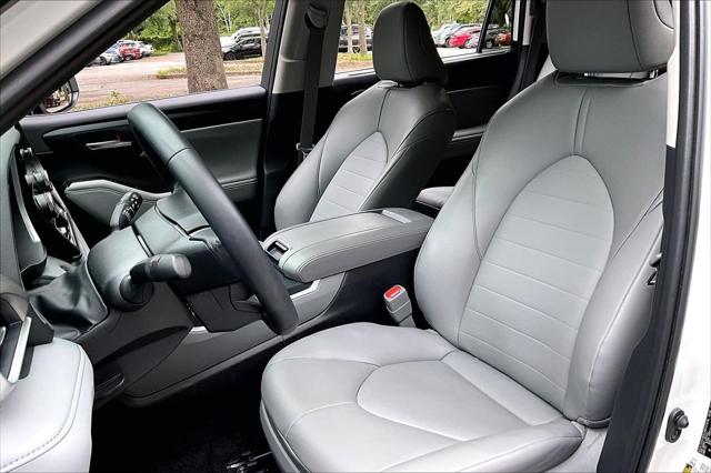 2025 Toyota Highlander XLE