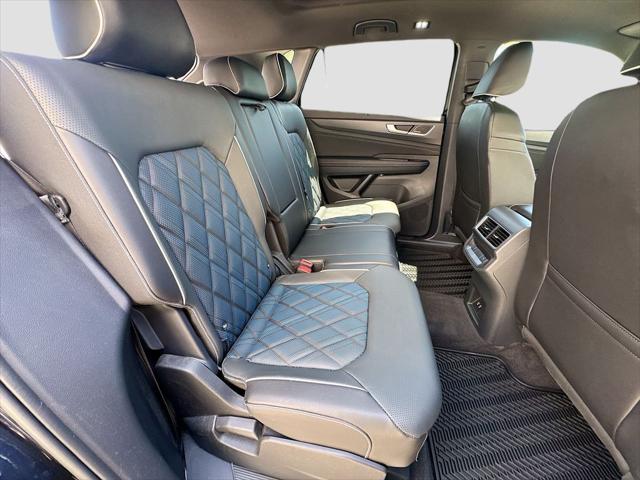 2024 Volkswagen Atlas Cross Sport 2.0T SEL Premium R-Line