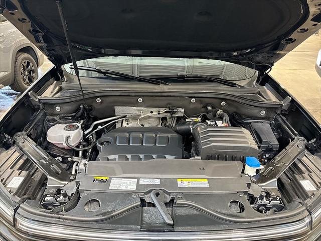 2024 Volkswagen Atlas Cross Sport 2.0T SEL Premium R-Line