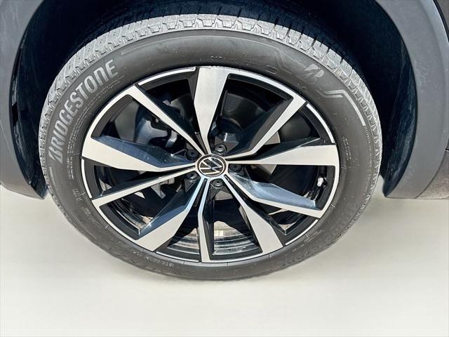 2024 Volkswagen Atlas Cross Sport 2.0T SEL Premium R-Line