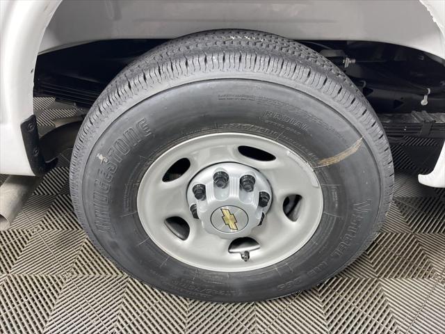 2026 Chevrolet Express Passenger 3500 Extended Wheelbase, LS, RWD