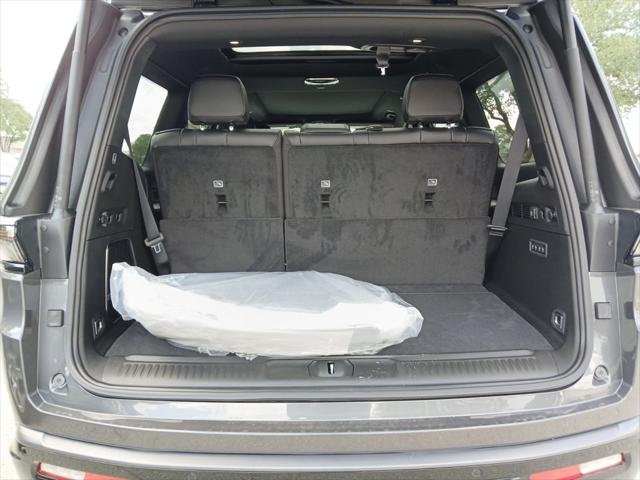2026 Jeep Grand Wagoneer 4x2