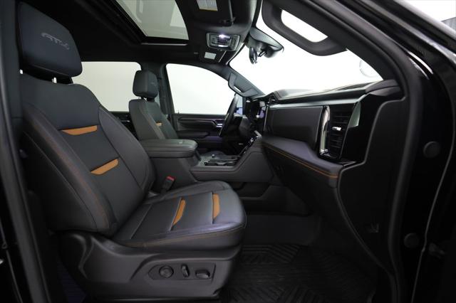 2025 GMC Sierra 2500HD 4WD Crew Cab Standard Bed AT4
