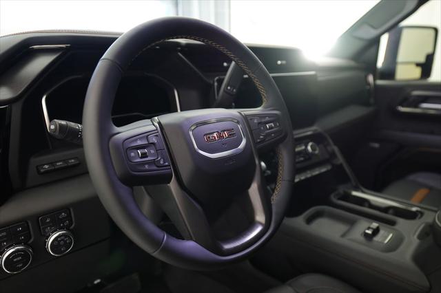 2025 GMC Sierra 2500HD 4WD Crew Cab Standard Bed AT4
