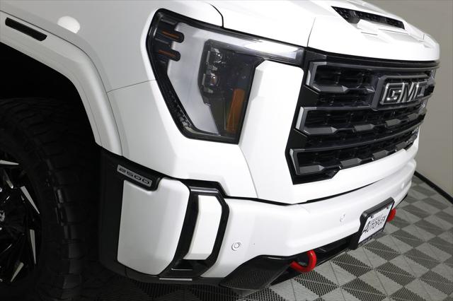 2024 GMC Sierra 2500HD 4WD Crew Cab Standard Bed AT4