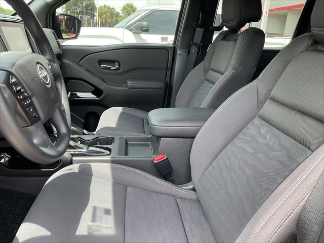 2023 Nissan Frontier Crew Cab SV 4x2