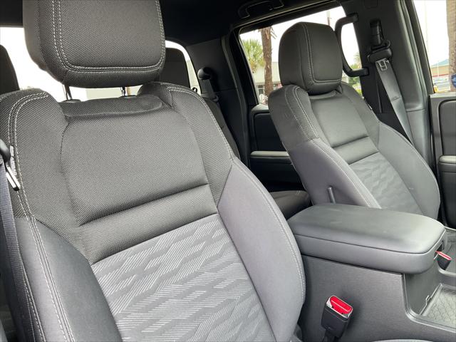 2023 Nissan Frontier Crew Cab SV 4x2