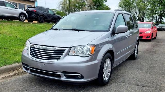 2016 Chrysler Town & Country Touring