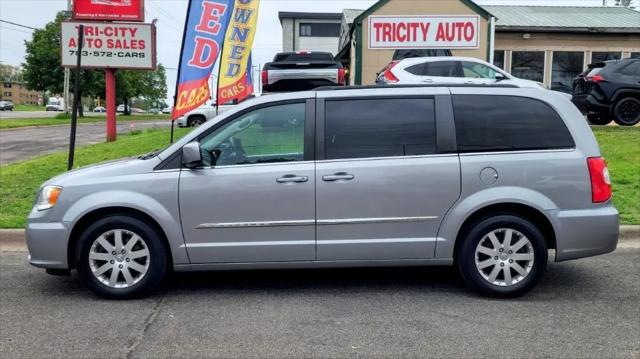 2016 Chrysler Town & Country Touring
