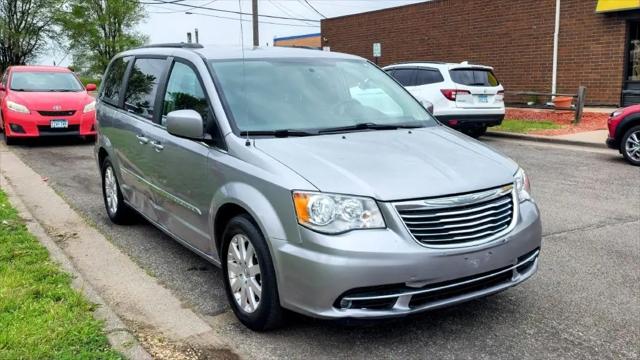 2016 Chrysler Town & Country Touring