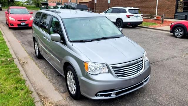 2016 Chrysler Town & Country Touring