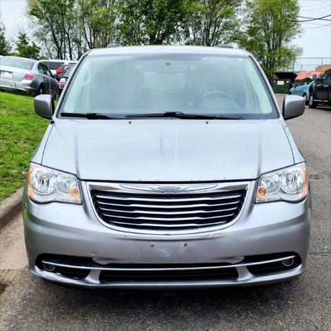 2016 Chrysler Town & Country Touring
