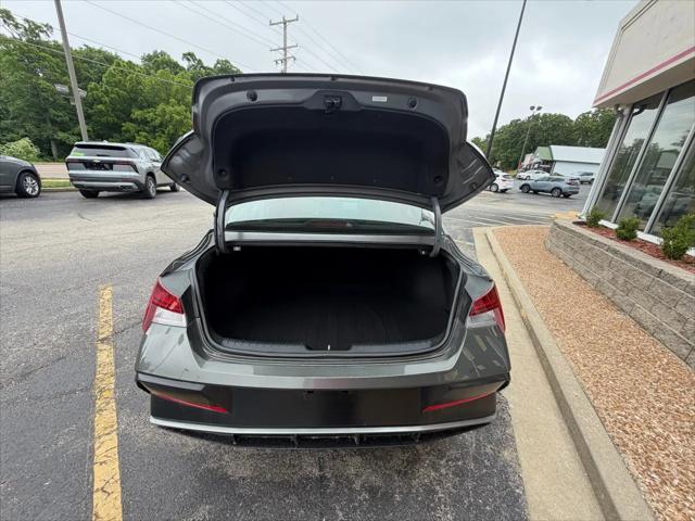 2025 Hyundai Elantra SEL Convenience