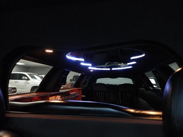 2004 Lincoln Town Car Limousine