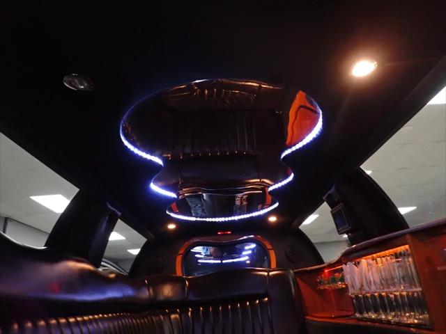 2004 Lincoln Town Car Limousine