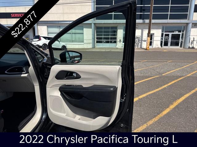 2022 Chrysler Pacifica Touring L