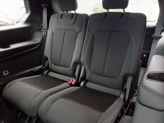 2025 Jeep Grand Cherokee L Laredo 4x2