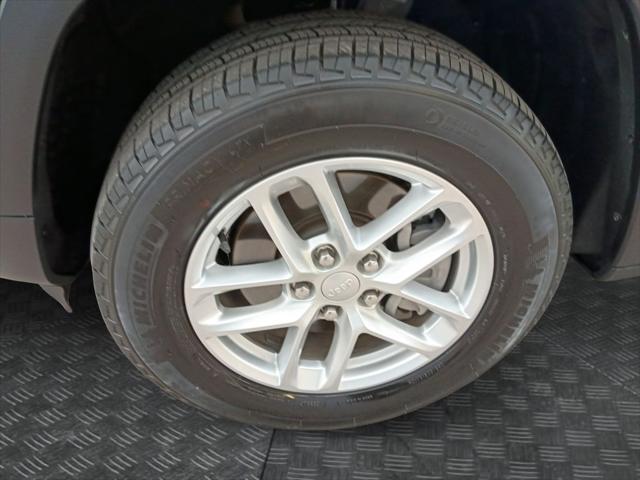 2025 Jeep Grand Cherokee L Laredo 4x2