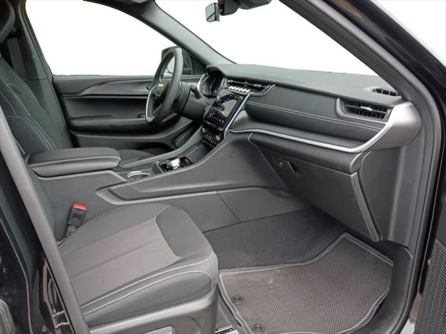2025 Jeep Grand Cherokee L Laredo 4x2
