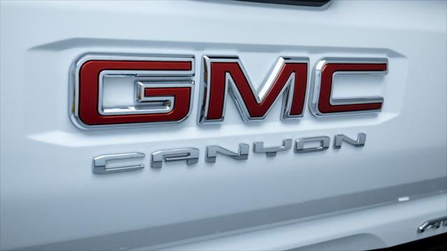 2023 GMC Canyon 4WD Crew Cab Short Box AT4