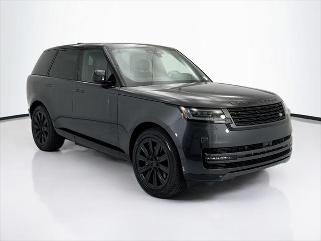 2026 Land Rover Range Rover P550e SE