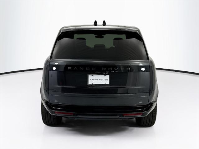 2026 Land Rover Range Rover P550e SE