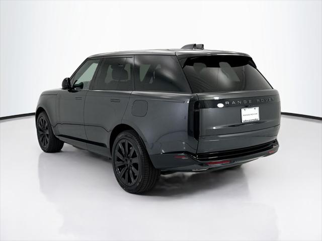 2026 Land Rover Range Rover P550e SE