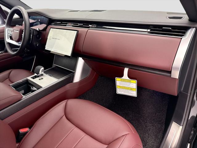 2026 Land Rover Range Rover P550e SE
