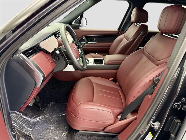 2026 Land Rover Range Rover P550e SE