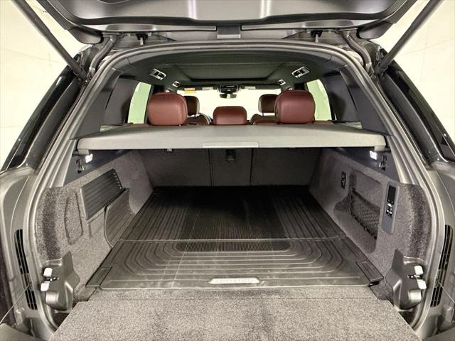 2026 Land Rover Range Rover P550e SE
