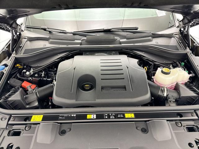 2026 Land Rover Range Rover P550e SE