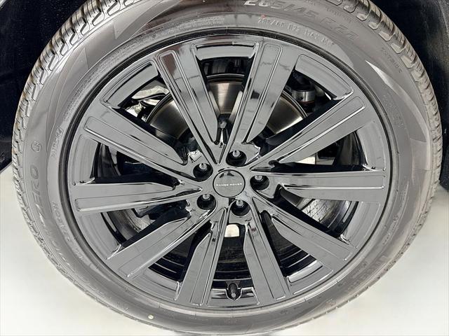 2026 Land Rover Range Rover P550e SE