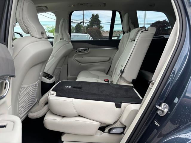 2025 Volvo XC90 B5 Plus