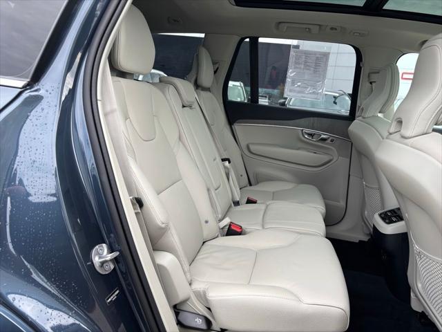 2025 Volvo XC90 B5 Plus