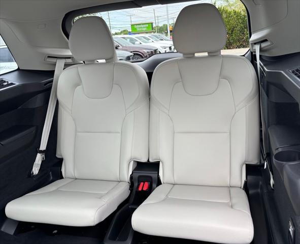 2025 Volvo XC90 B5 Plus